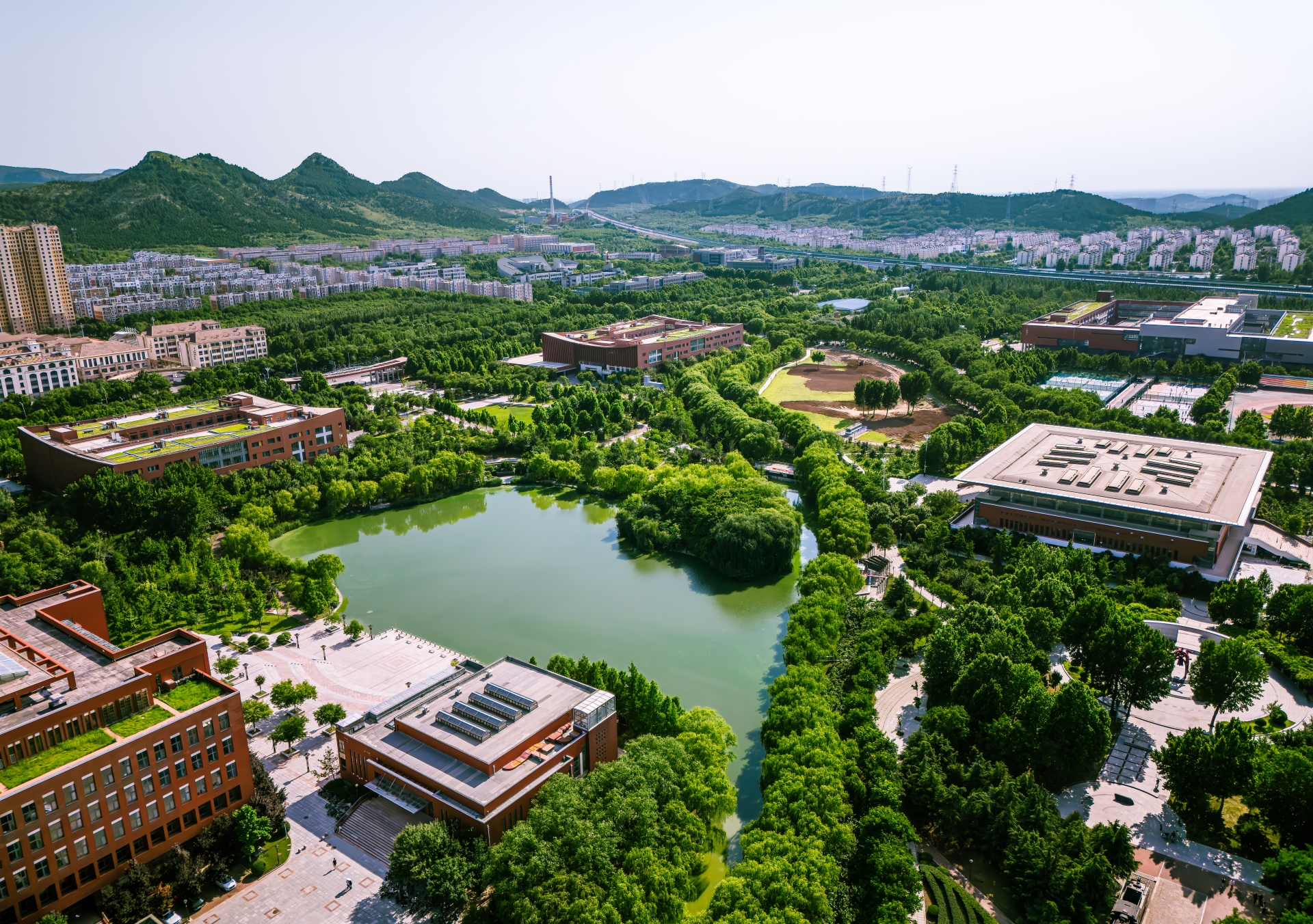 山东交通学院长清校区一号教学楼