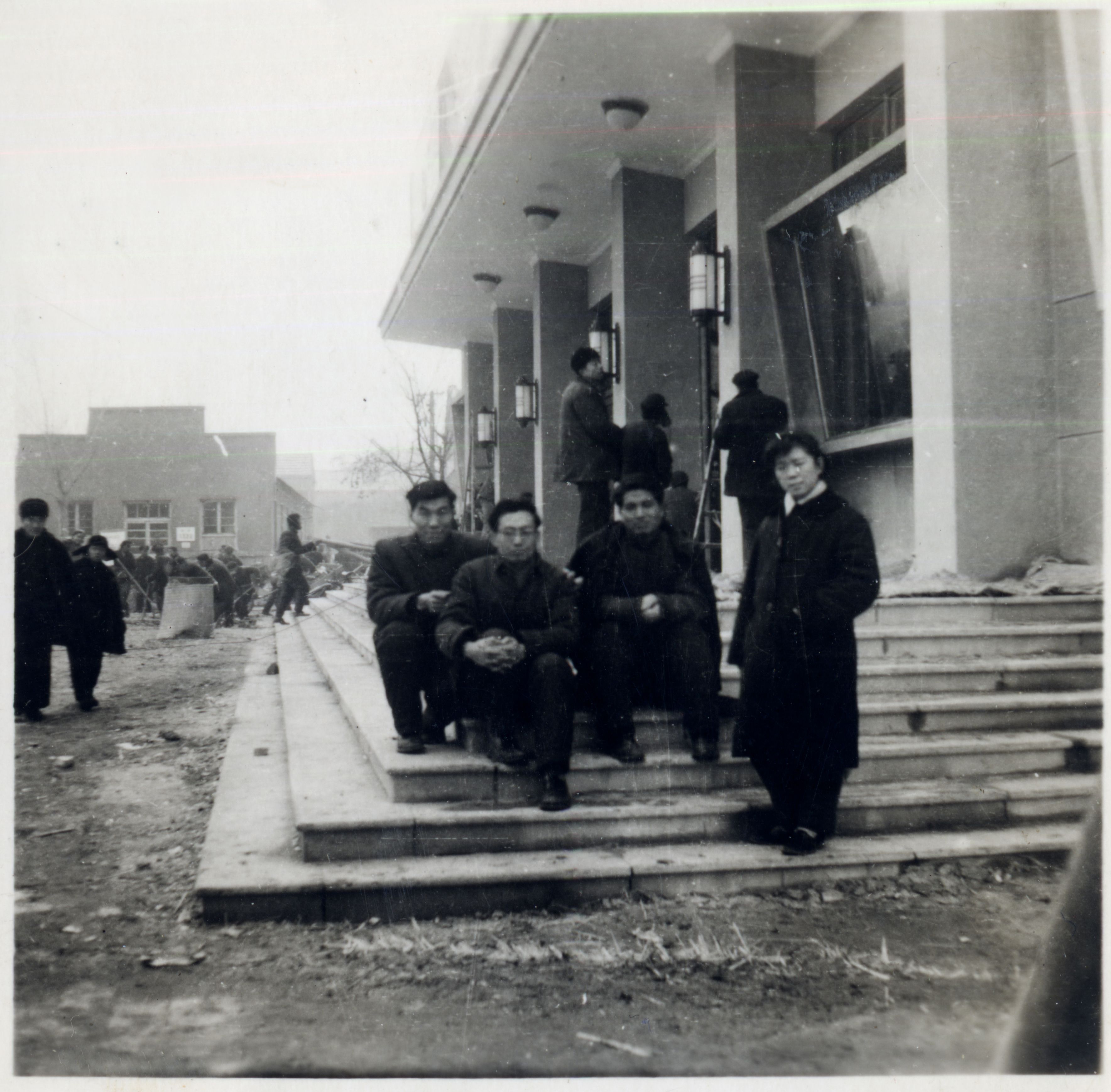 1965毛主席故居留影