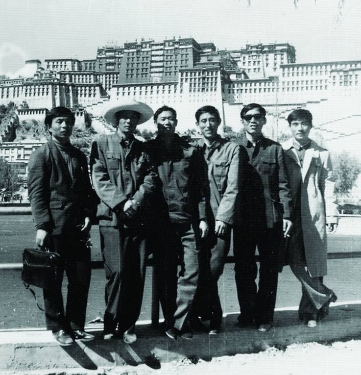 1984年援藏小组合影（左起：刘加森、甄建民、罗海潮、李建林、曹 桦、赵继清）
