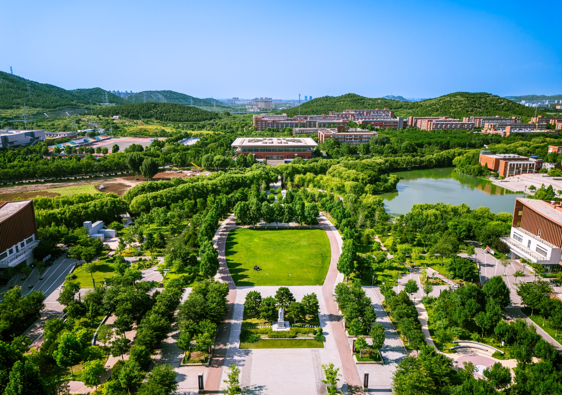 山东交通学院长清校区一号教学楼