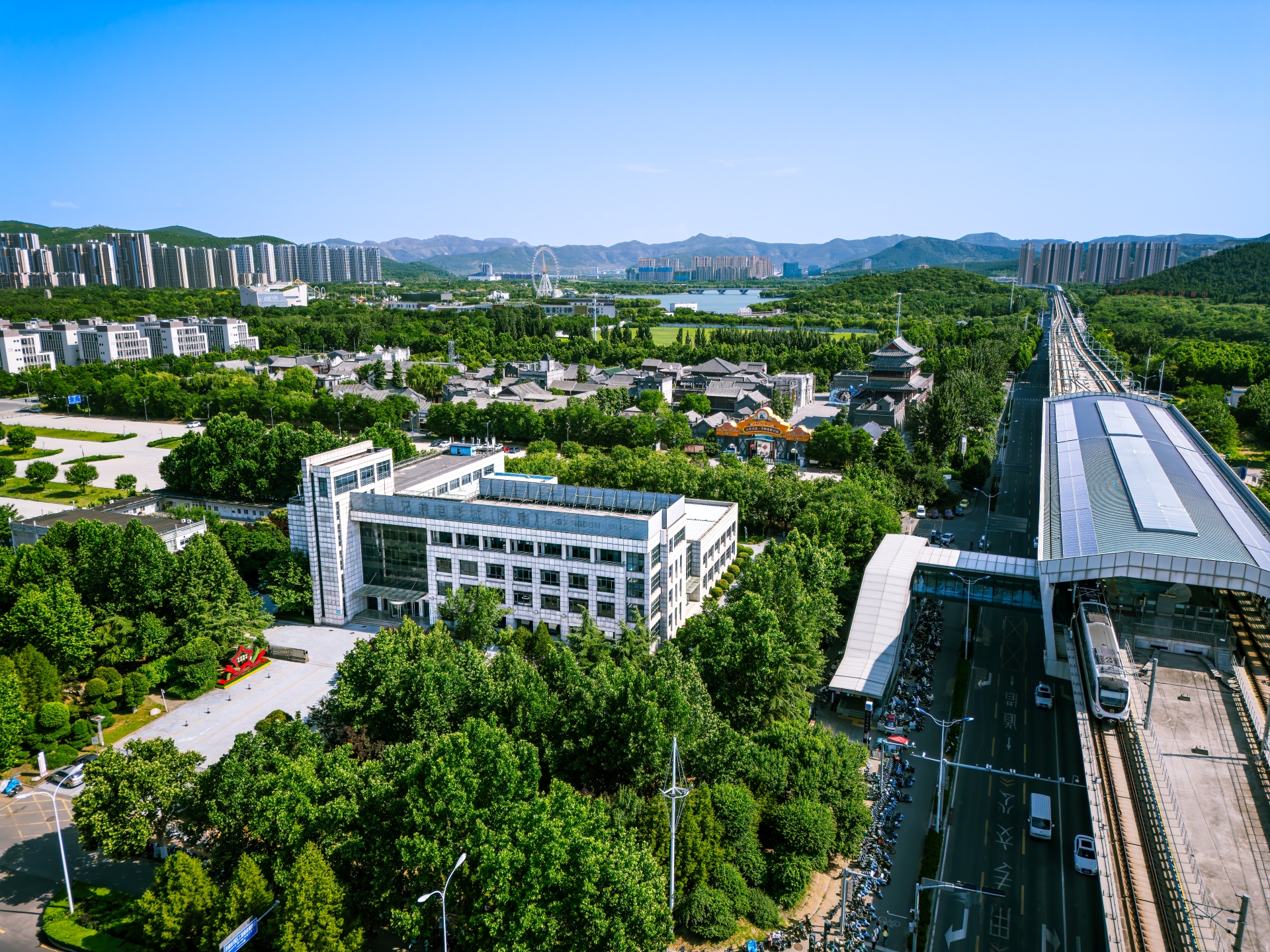 济南大学城西区建设指挥部办公楼
