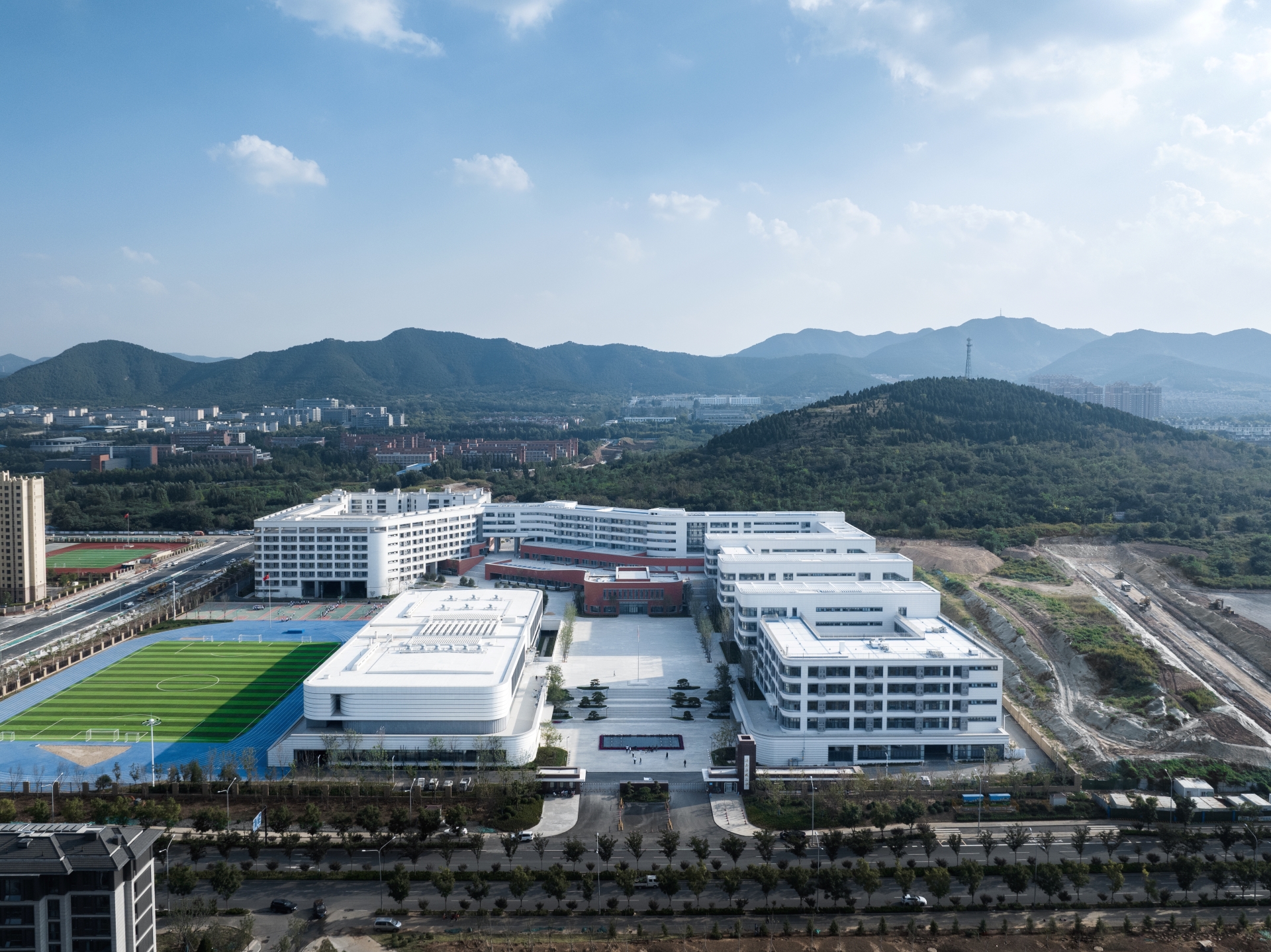 历城二中彩石校区