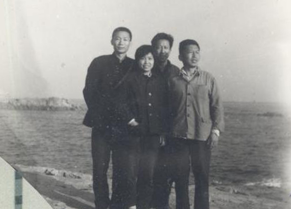 1977年山东电力职工医院工程去青岛参观