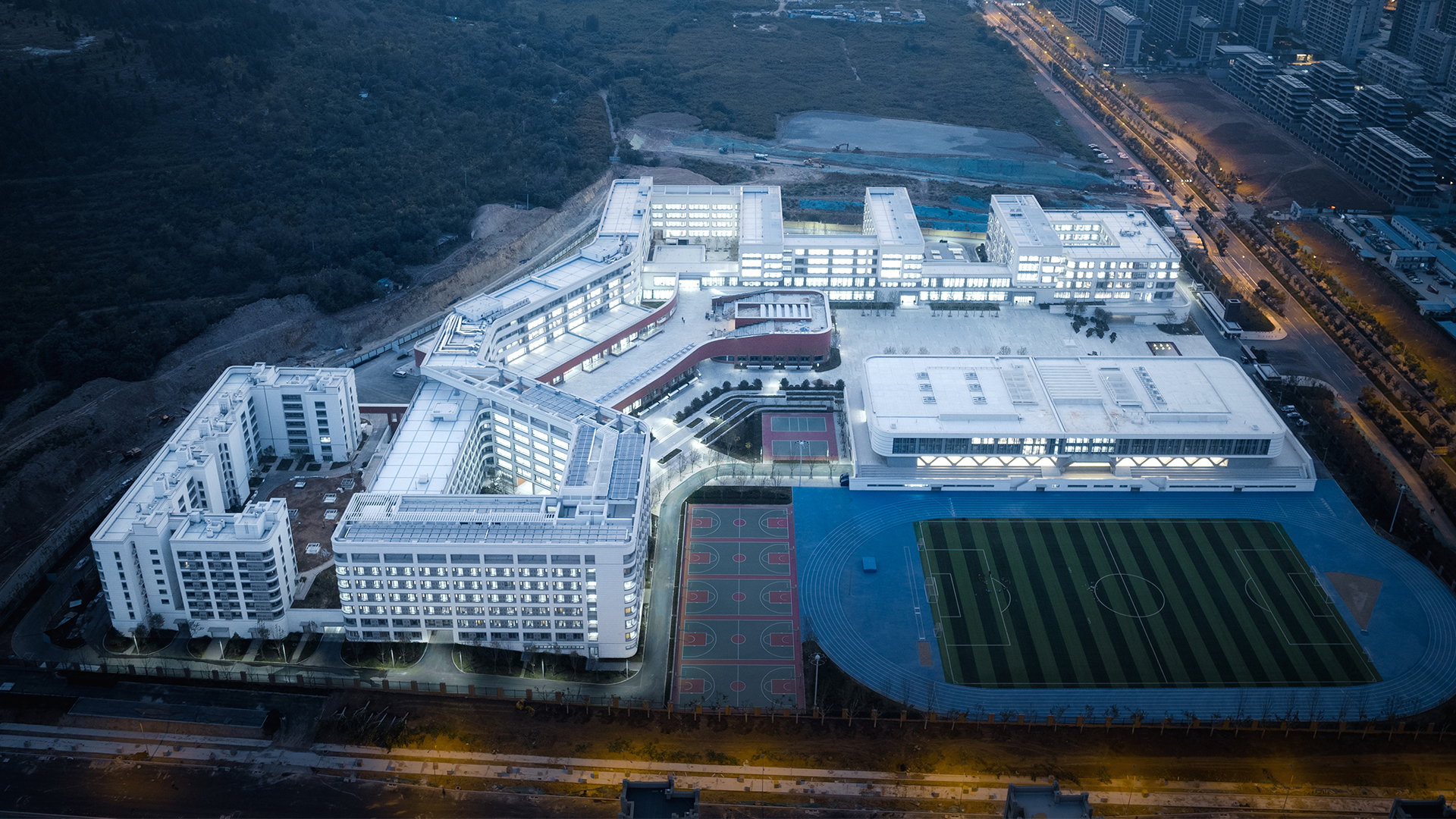 历城二中彩石校区